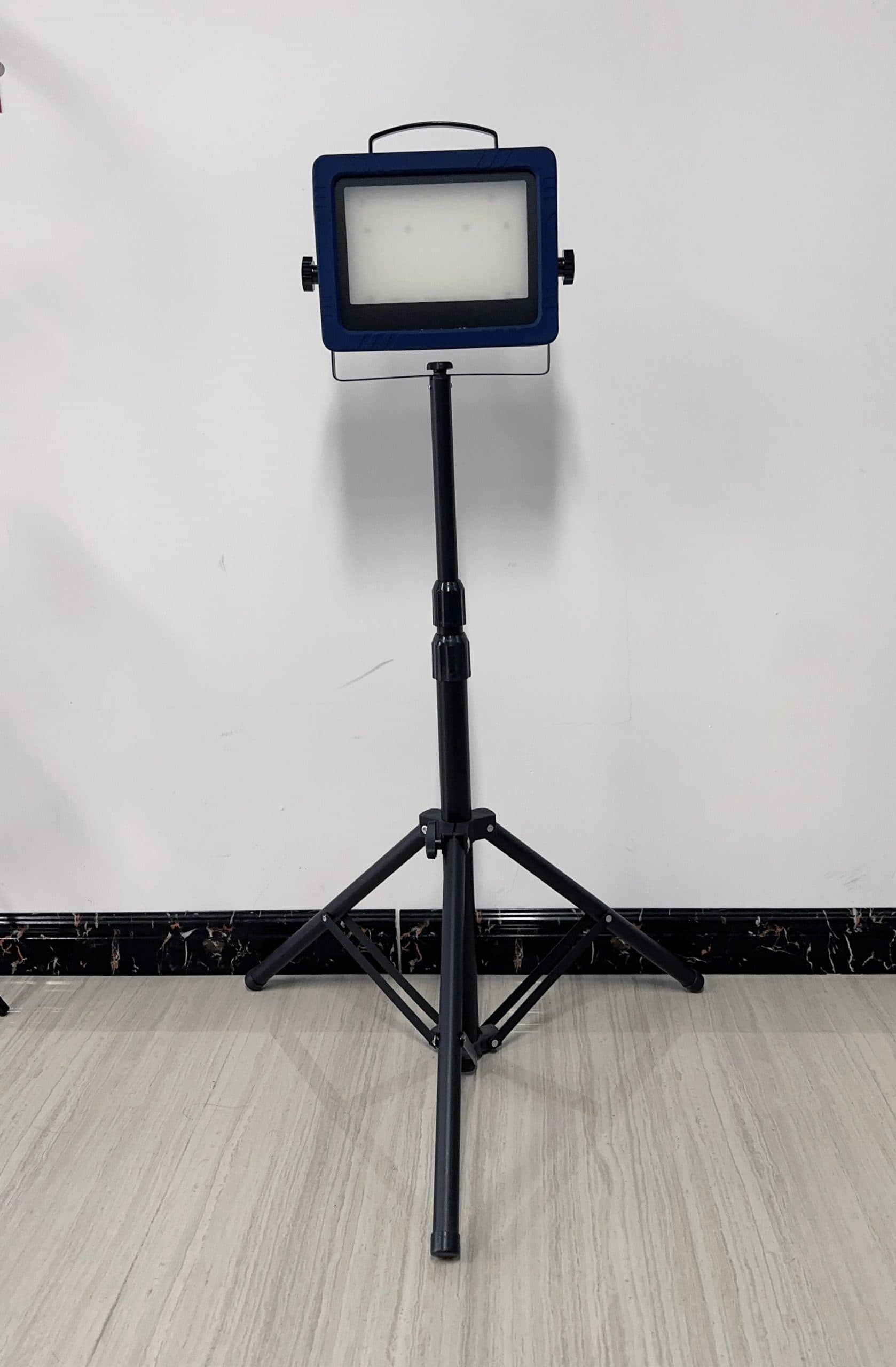 Tripod-2M-BK view 2