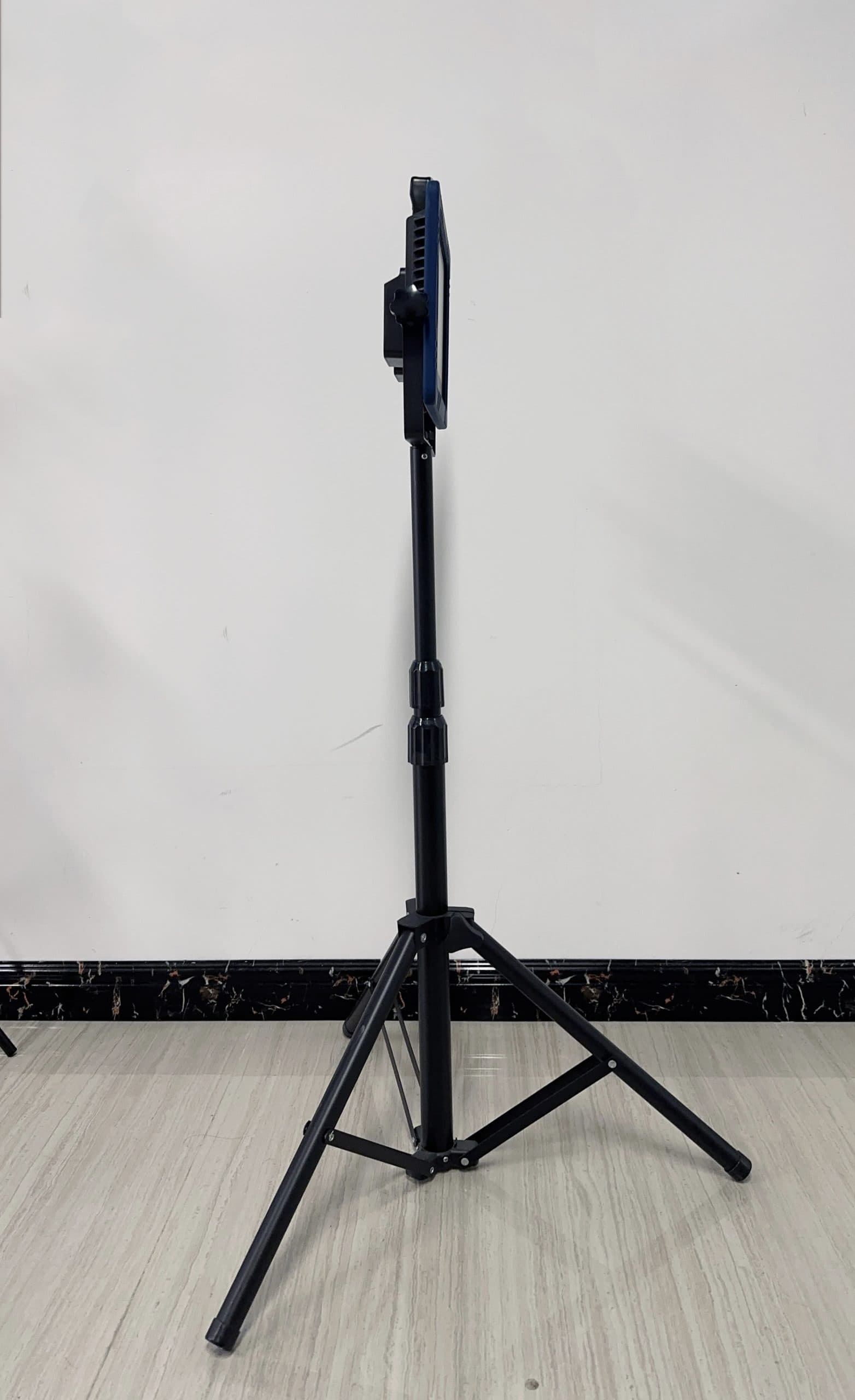 Tripod-2M-BK view 5